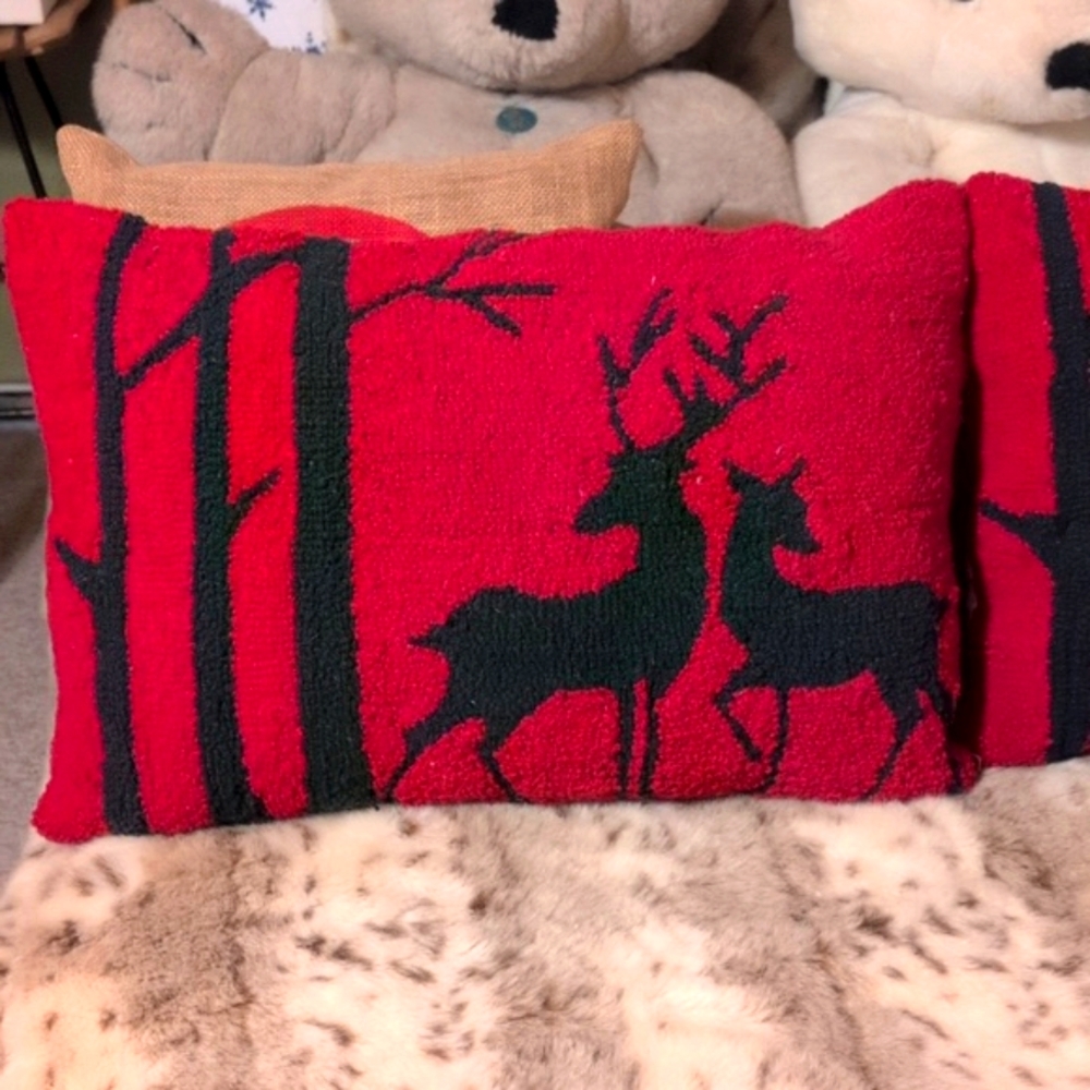 Hand Hooked Down Filled Wool Deer Pillow"NWTO"